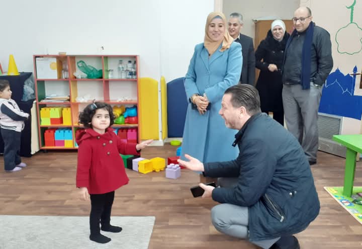 أبو عزام يؤكد على أهمية المتابعة المستمرة وتحسين البيئة التعليمية في مدارس جرش
