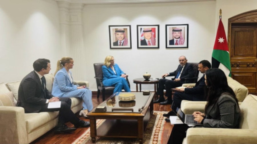 الصفدي يلتقي كبيرة منسقي الشؤون الإنسانية وإعادة الإعمار في غزة سيغريد كاخ