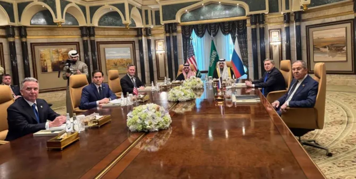 القمة الأميركية الروسية تنطلق في السعودية