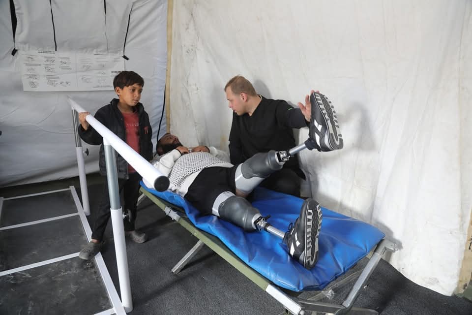 المستشفى الميداني الأردني جنوب غزة5 يساهم بتركيب 333 طرفاً اصطناعياً...صور