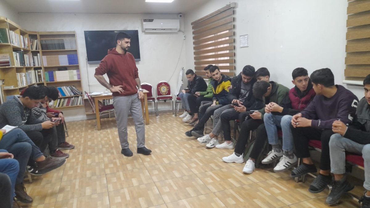 مركز شباب ساكب ينفذ برنامج الفن والرياضة من أجل السلام.