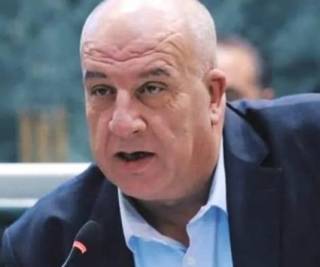 النائب رائد رباع يؤيد إلغاء تصاريح العمل لأبناء غزة