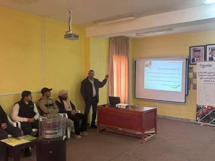 البحوث الزراعية ينفذ دورة تدريبية متقدمة في المفرق حولالإدارة المتكاملة لمحصول البندورة 