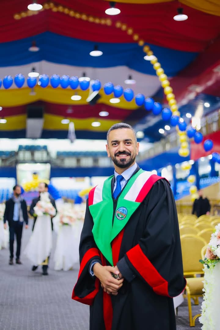الدكتور جعفر الصلاحين يهنئ خريجي جامعة الزرقاء