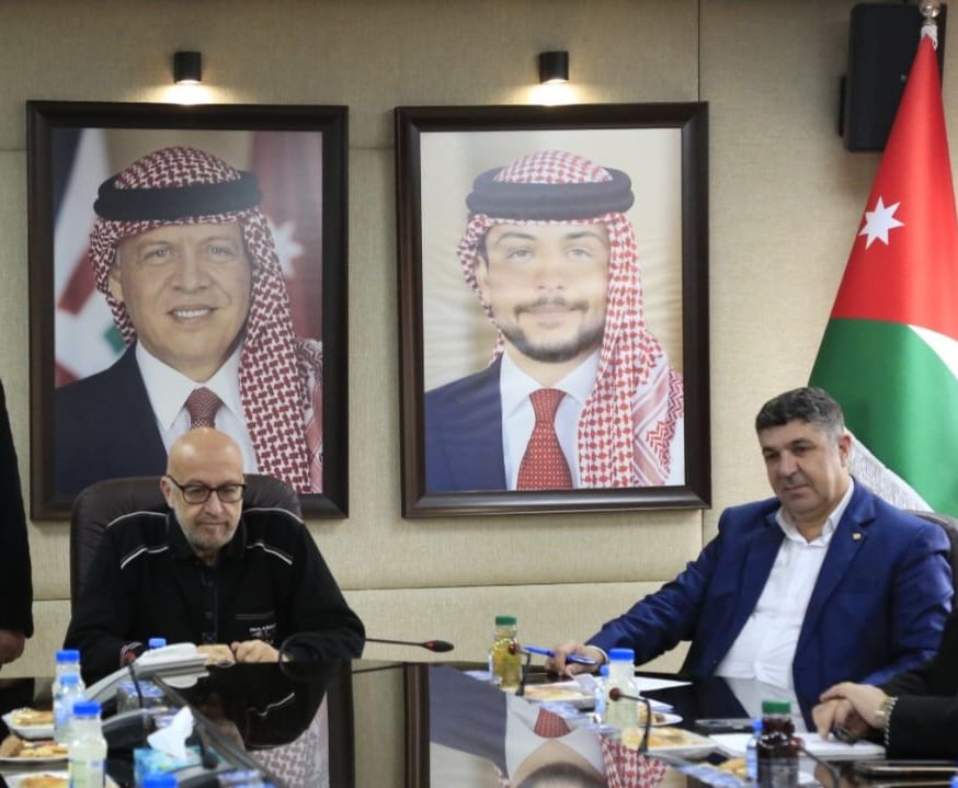 وزير المياه والري يوقع اتفاقية المرحلة الأولى من مشروع تحسين أنظمة مياه الري في لواء بني كنانة
