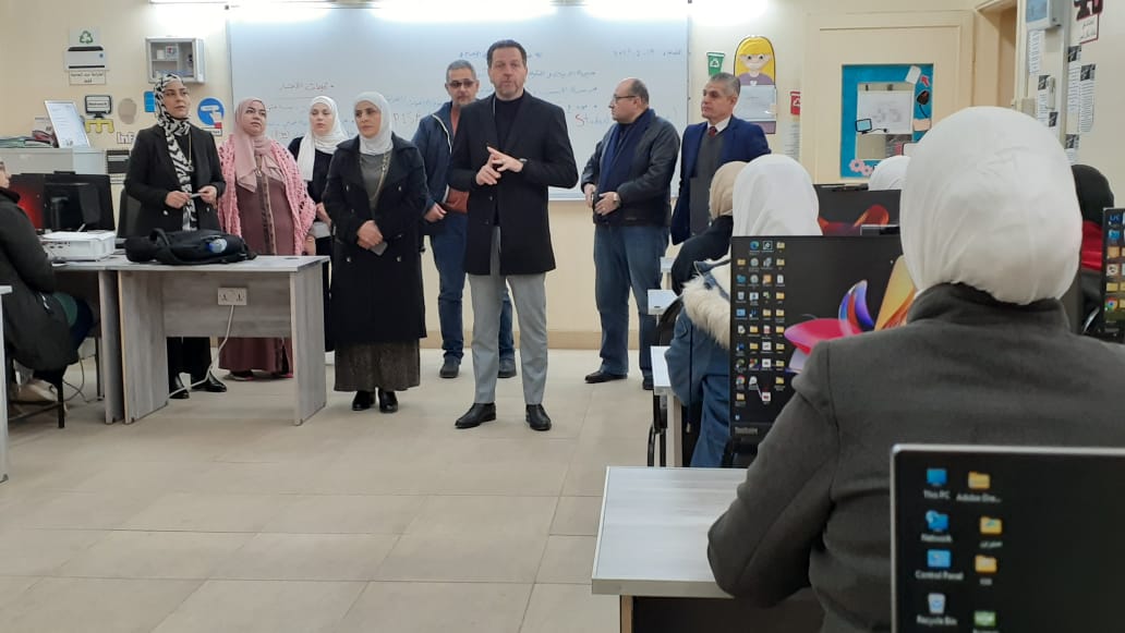 مدير تربية جرش يتابع اختبار محاكاة PISA في مدرسة الخنساء الثانوية للبنات