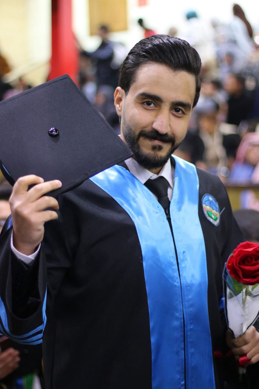 الشيخ محمود الخلايلة يهنئ نجله بتخرجه
