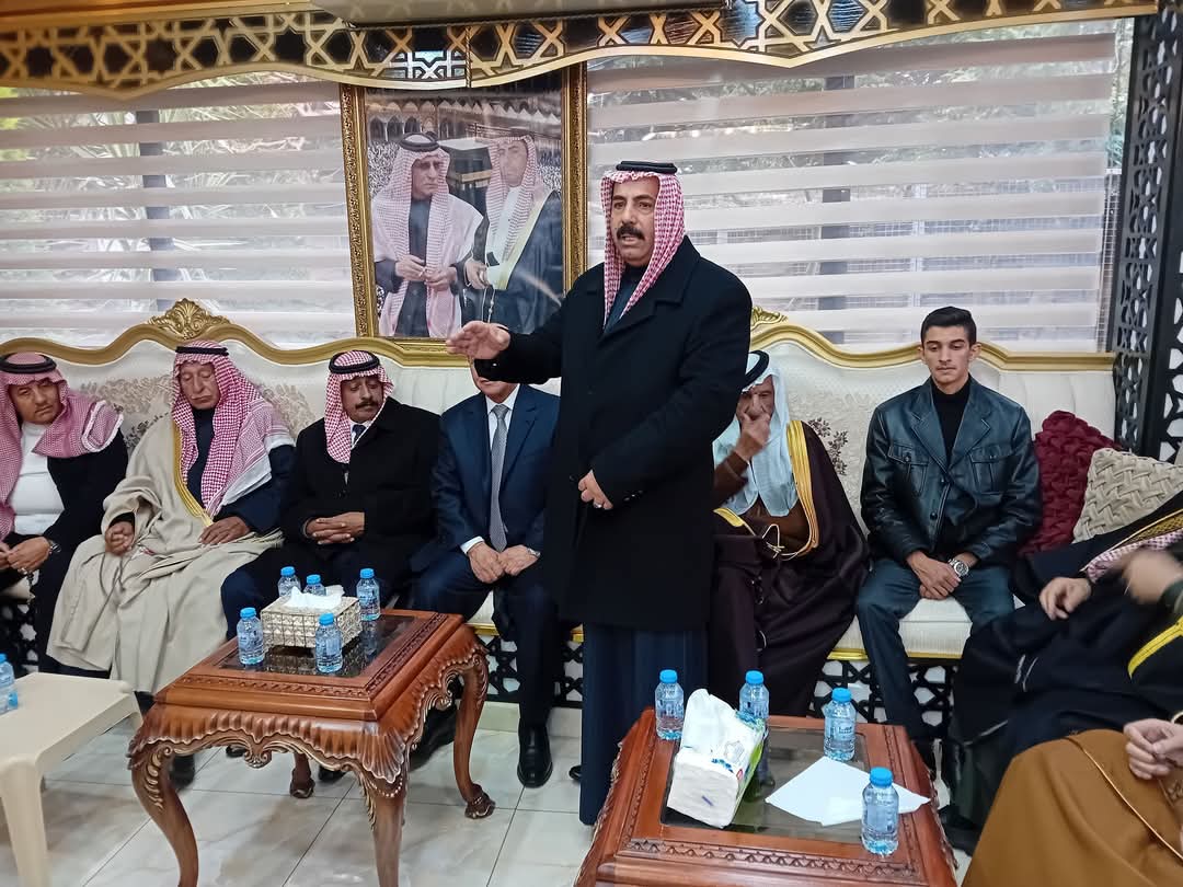 النائب البدادوة ينظم وقفة تضامنية  لدعم مواقف جلالة الملك...صور