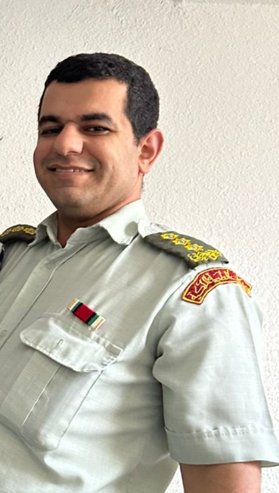 ابو عساف يهنئ النقيب  الدكتور محمد يحيي ذيبان بحصوله على البورد الأردني