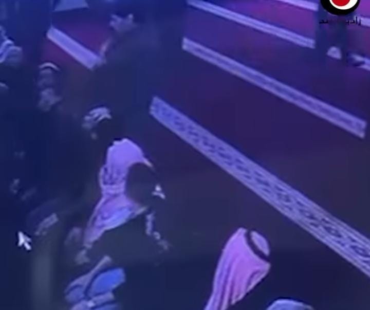 القبض على شخصين اعتديا على أخر داخل مسجد في نتل