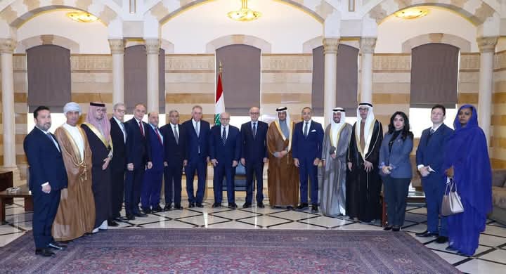 السفير الأردني وليد الحديد يهنئ رئيس الحكومة اللبنانية نواف سلام بتشكيل الحكومة الجديدة
