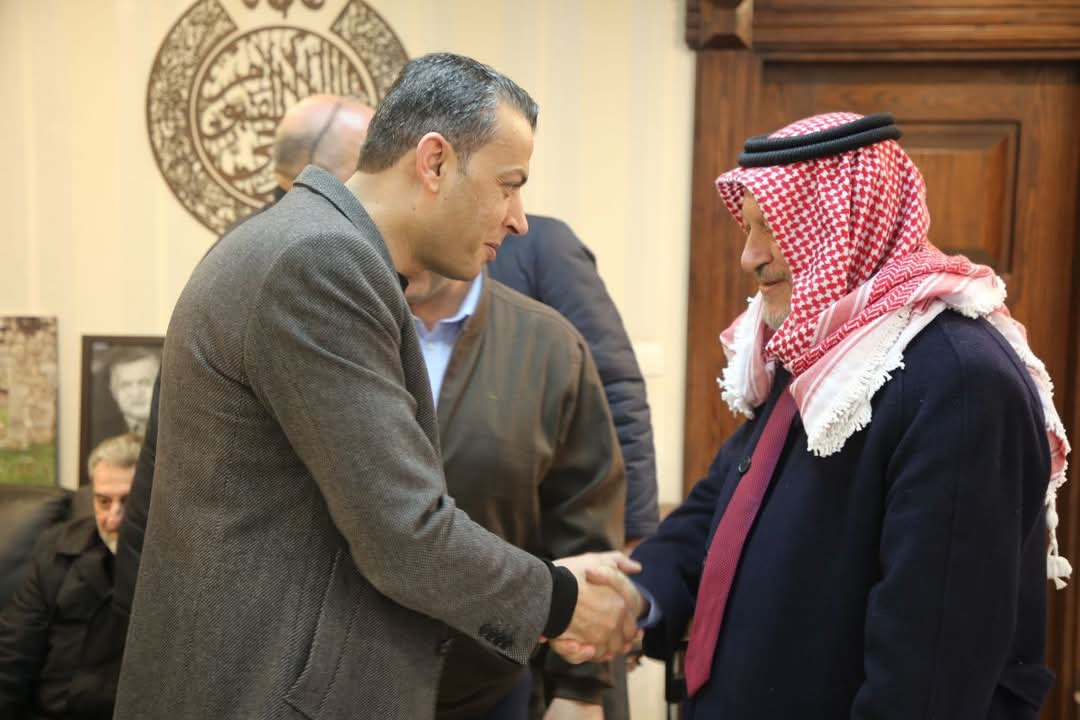 الكوفحي يباشر عمله بعد تعافيه من وعكة صحية