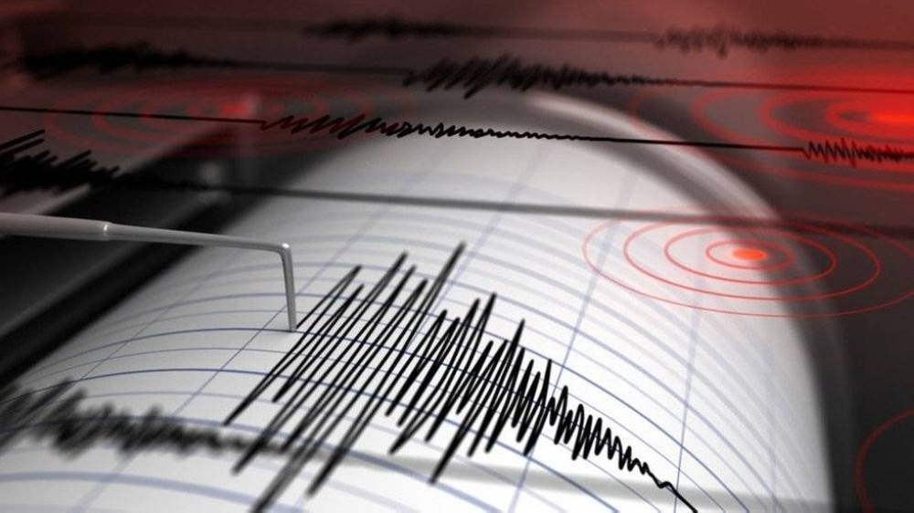 زلزال بقوة 4.9 درجة يضرب جزيرة إنجانو بإندونيسيا