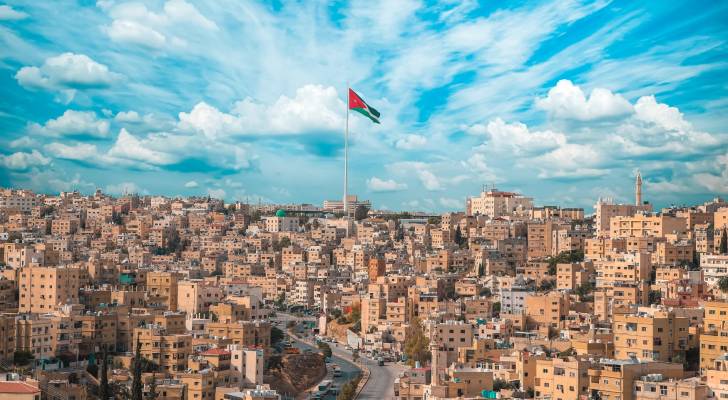 عمّان الحادية عشر.. دبي وأبوظبي الأغلى معيشة بين المدن العربية لعام 2025