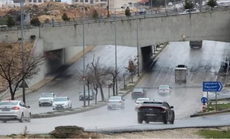 إعادة فتح جسور أغلقت في عمّان بسبب الانجماد