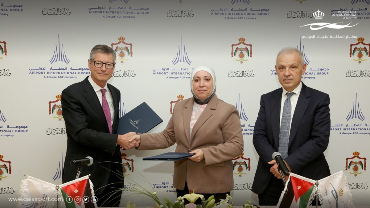 “النقل”ومجموعة المطار الدولي يؤكدان استمرار تطوير وتحديث مطار الملكة علياء