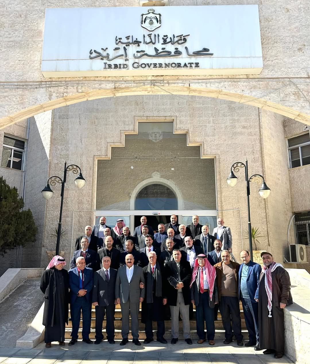 بالصور ..وفدًا من عشيرة البطاينة  يزور محافظة اربد  ويلتقي المحافظ العتوم
