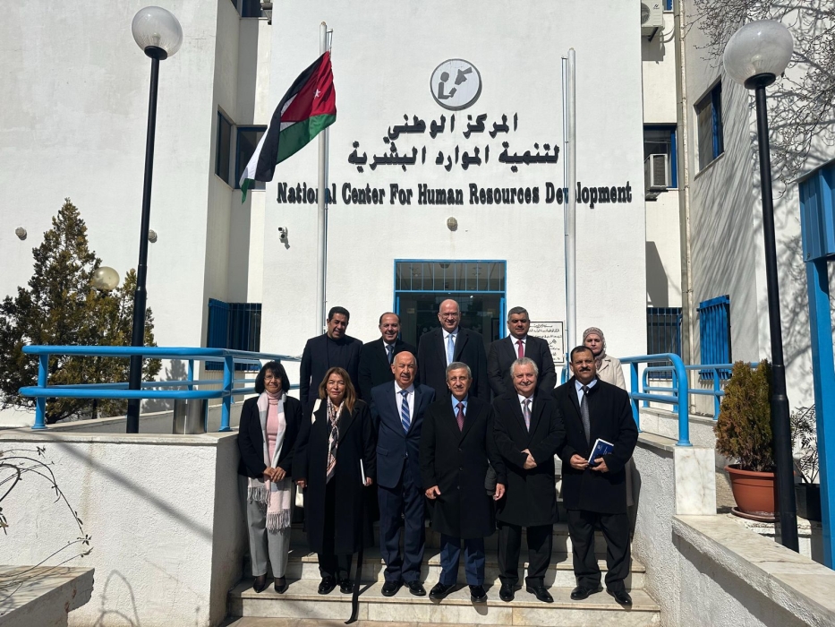 لجنة العمل تزور المركز الوطني لتنمية الموارد البشرية
