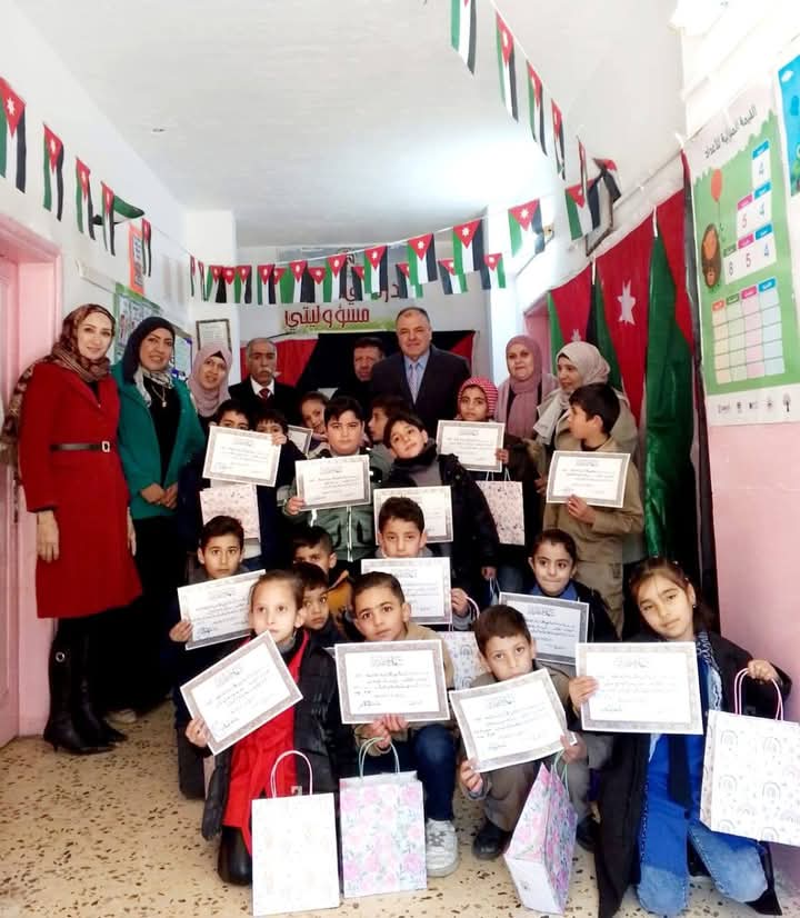 العبيدات يكرّم عباقرة الحساب في مدرسة وداد السكاكيني الأساسية المختلطة  صور