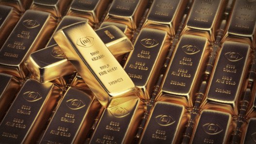 الذهب يرتفع مع الإقبال على الملاذ الآمن بسبب غموض الرسوم الجمركية