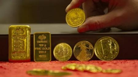 أسعار الذهب تهبط بفعل صعود الدولار وعوائد السندات