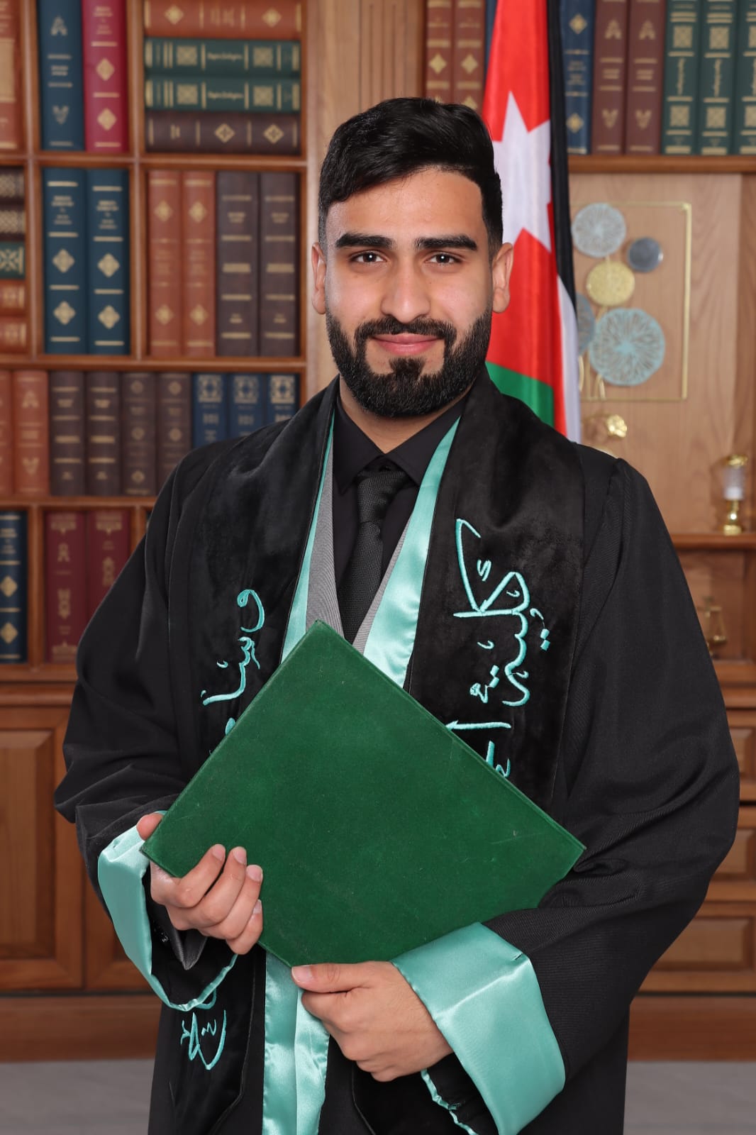 وسام الحاج يتخرج بامتياز في الحقوق