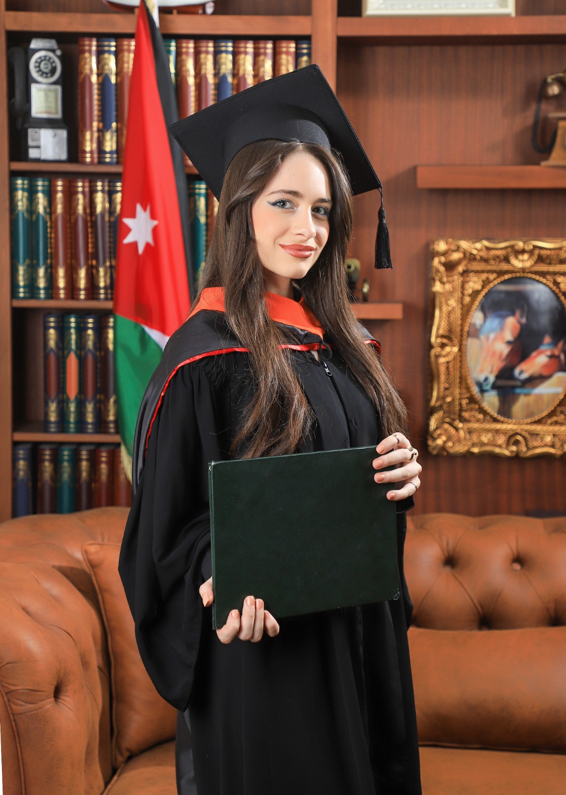 فرسان التغيير تهنئ  لوسين خالد الدمياطي بمناسبة تخرجها من جامعة اليرموك