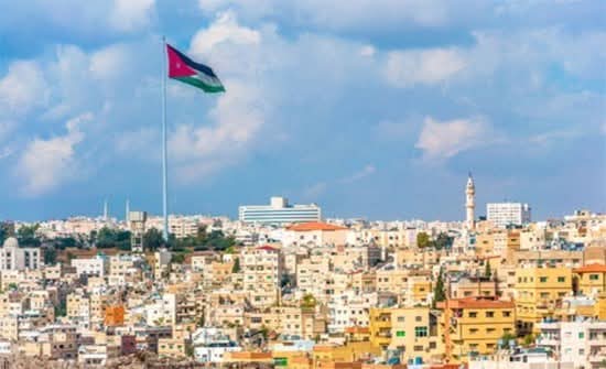 أجواء باردة وأمطار متفرقة خلال عطلة نهاية الأسبوع