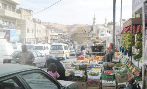 بلدية الطفيلة تعد خطة مرورية ورقابية خلال شهر رمضان المبارك