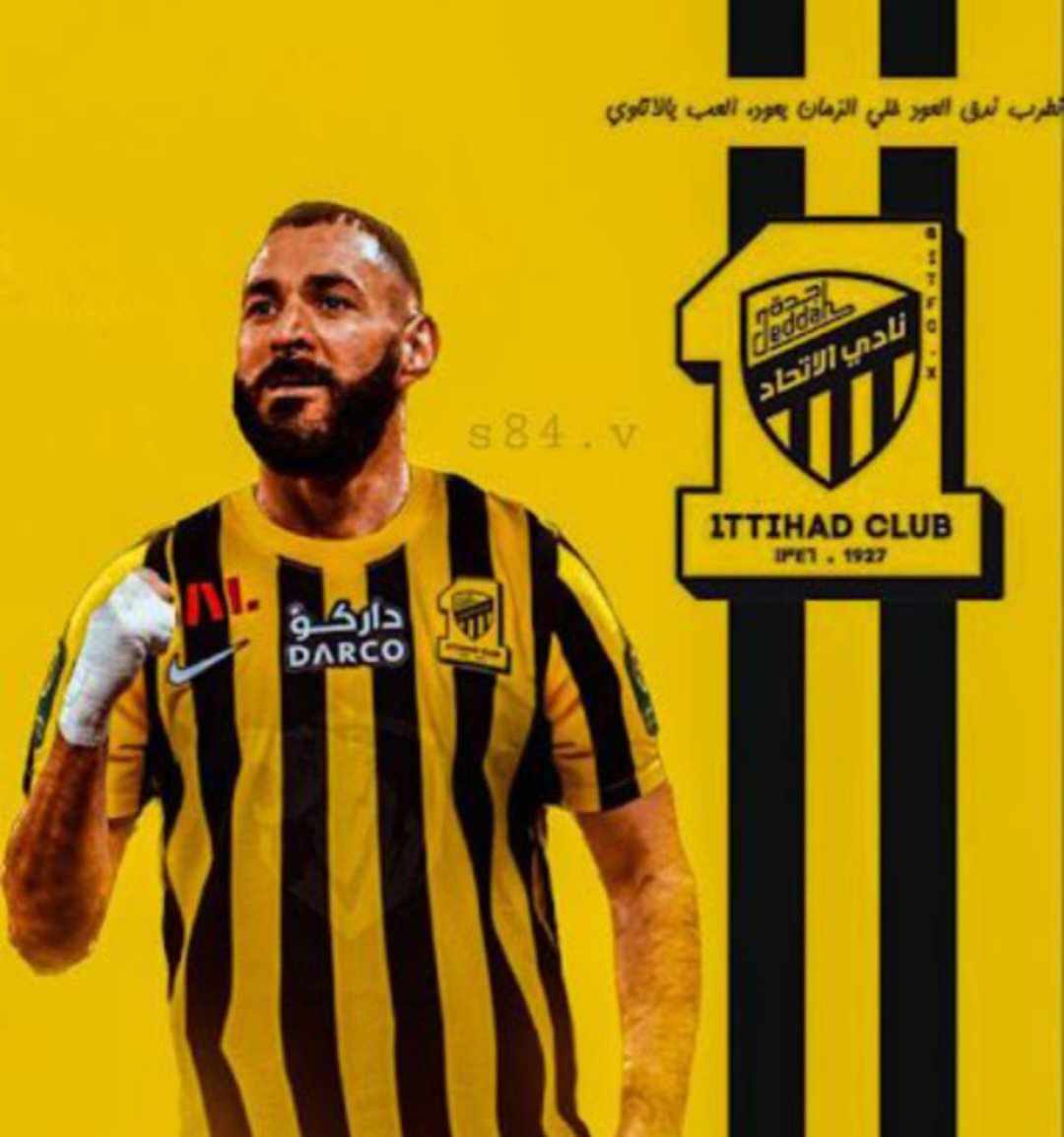 بنزيمة يختار رونالدو البرازيلي كأفضل لاعب في التاريخ متجاهلاً كريستيانو