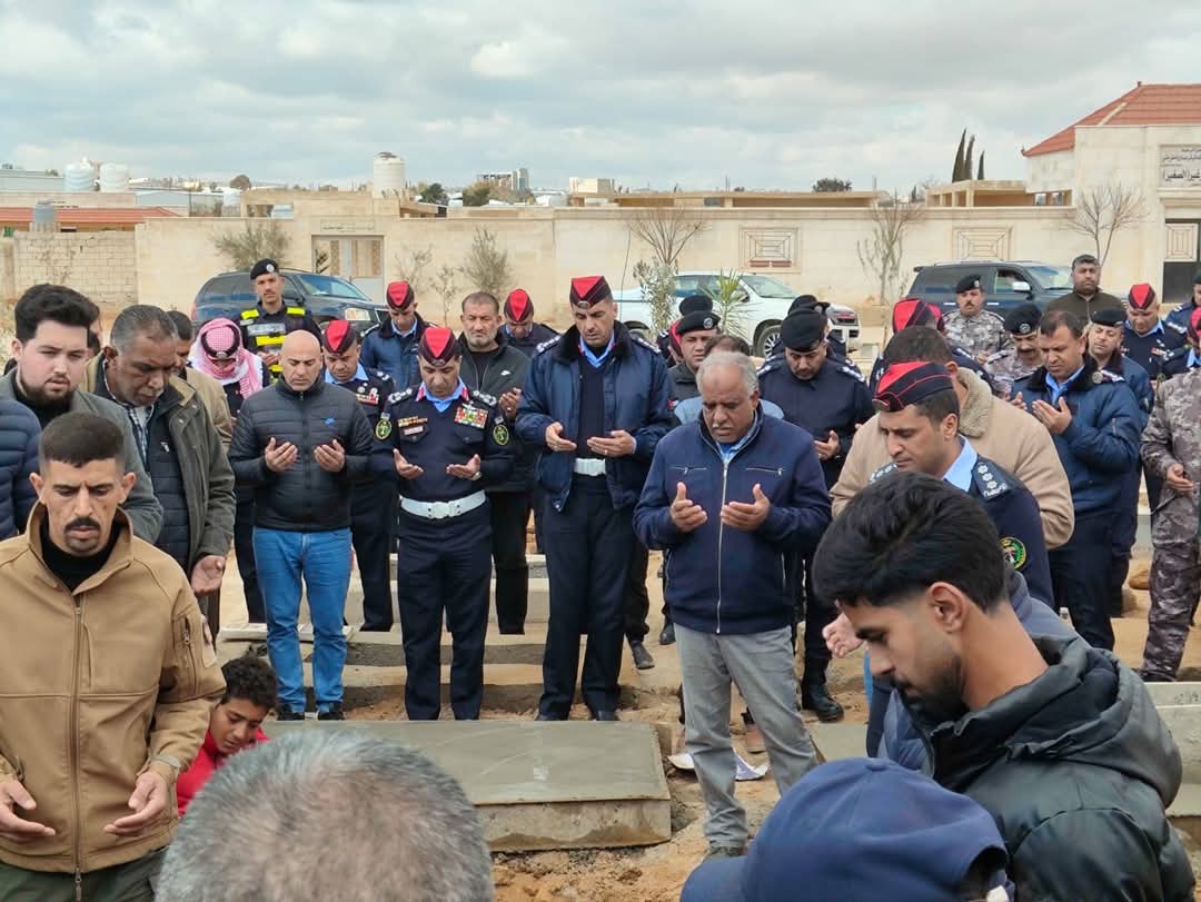 العميد  الرشيد يشارك في تشييع جثمان النقيب هاني محمود  المرايحه