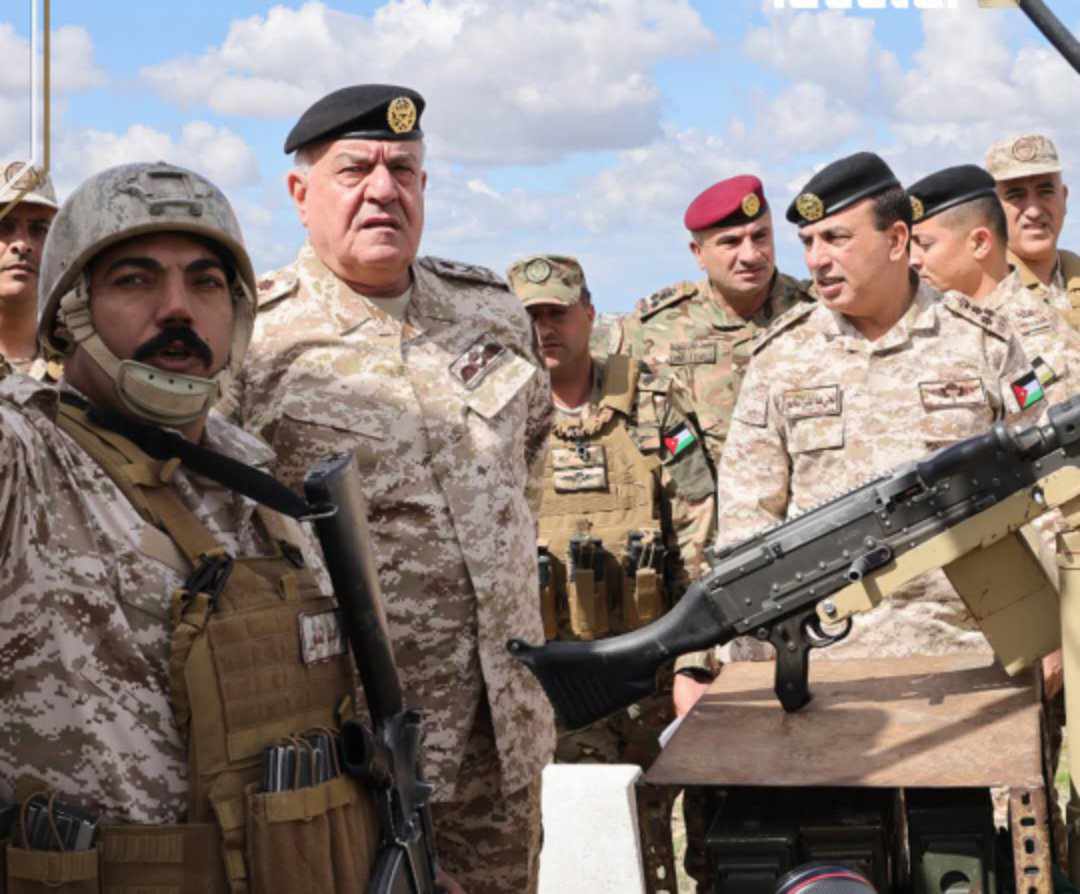 رئيس هيئة الأركان المشتركة يتفقد واجهة المنطقة العسكرية الشمالية...صور
