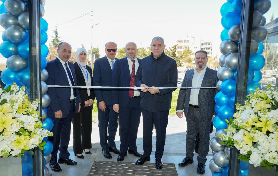 بنك الإسكان يفتتح فرعه الجديد في ضاحية الرشيد