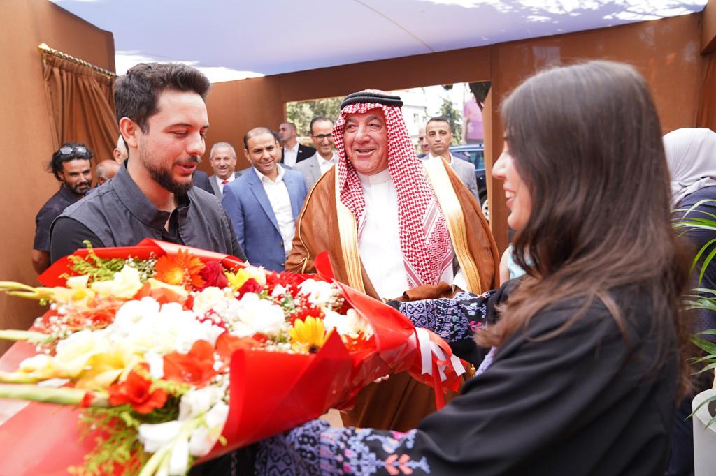 الشيخ مازن المومني.. صوت ثابت ونهج ولاء راسخ