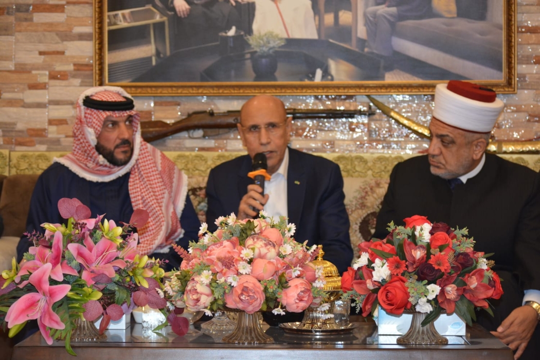 الرئيس الموريتاني يقدم واجب العزاء لعشيرة الحويان بوفاة الشيخ عايش في عمان   صور وفيديو