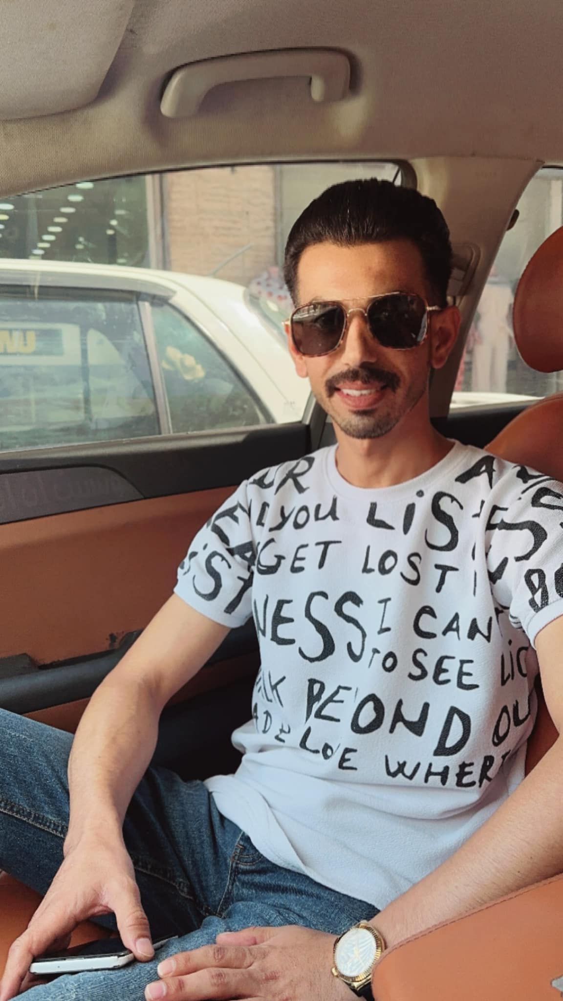 أسرة نيروز تهنئ الزميل محمد العلي بعقد قرانه