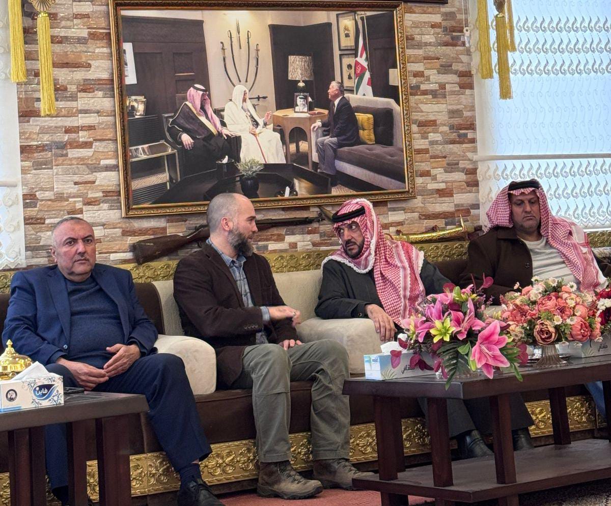 الأمير هاشم بن الحسين يعزي الحويان بوفاة الشيخ الجليل عايش...صور