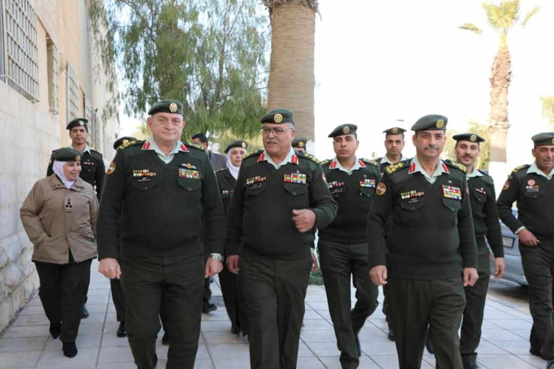 مدير عام الخدمات الطبية الملكية يفتتح قسم الطوارىء بعد اعادة تحديثه في مستشفى الأمير علي ....صور