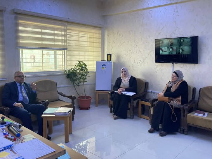 مدير الشؤون الإدارية والمالية بلواء الكورة يزور مدرسة جديتا الثانوية للبنات