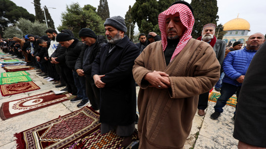 90 ألفا يؤدون صلاة الجمعة الأولى من رمضان في المسجد الأقصى