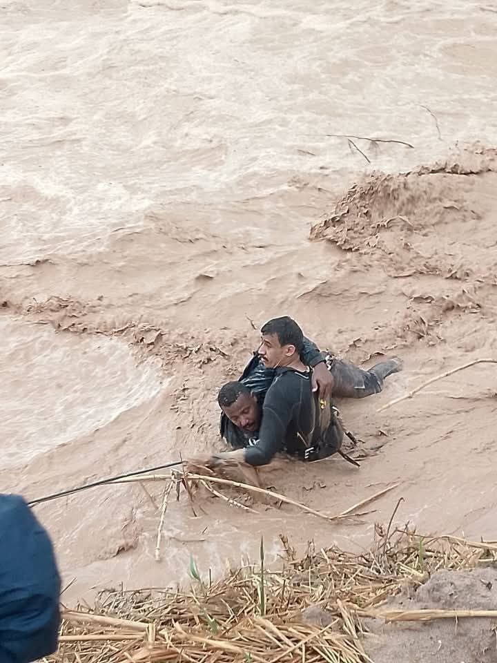 الدفاع المدني ينقذ طفلاً وينتشل جثة شقيقته في الكرك