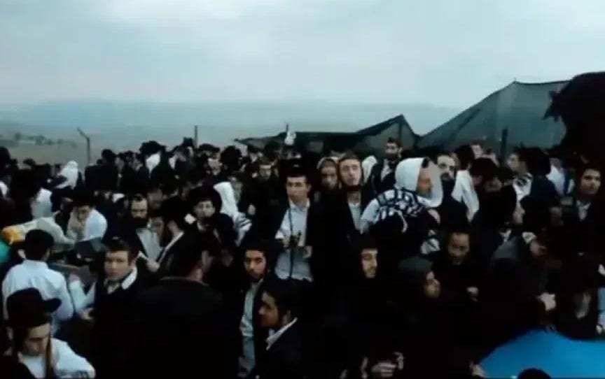 مئات الإسرائيليين يخترقون الحدود اللبنانية لزيارة قبر حاخام