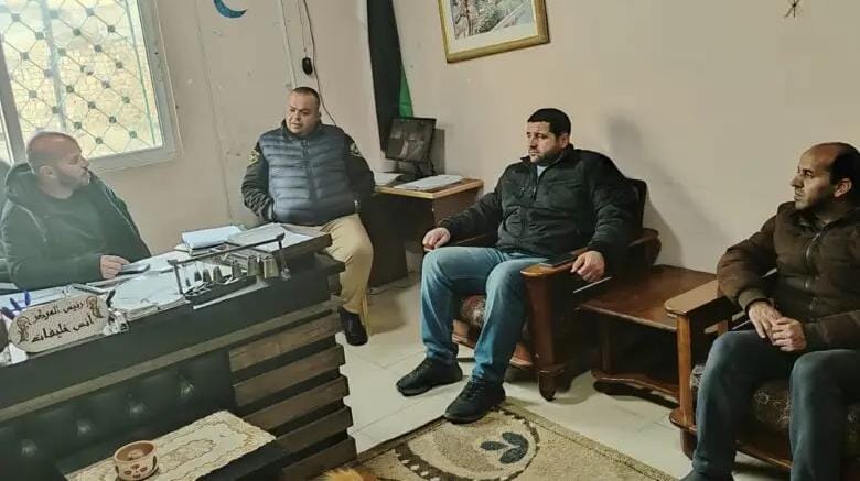 مدير شباب البترا يتفقد دورة اللغة الإنجليزية في مركز شباب الطيبة