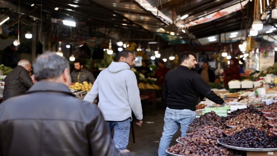 حركة تجارية نشطة في أسواق الرصيفة خلال شهر رمضان