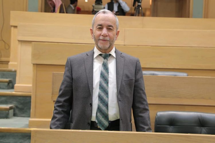 النائب عدنان مشوقة يوجّه سؤالا نيابيا إلى رئيس الوزراء حول رفع الأجور الطبية