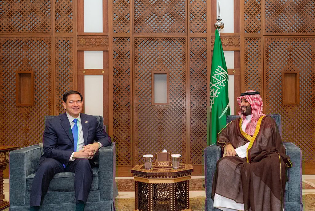 ولي العهد‬⁩ السعودي يستقبل وزير الخارجية الأمريكي
