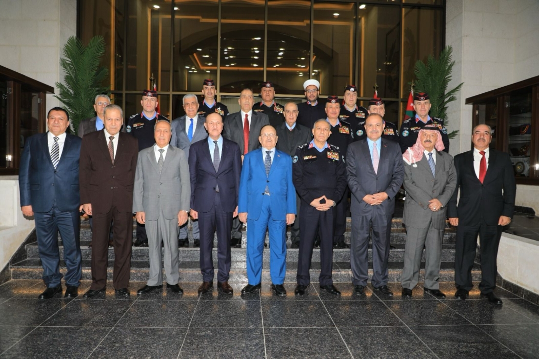 مديرية الأمن العام تقيم إفطارات رمضانية تجمع المتقاعدين والعاملين  صور