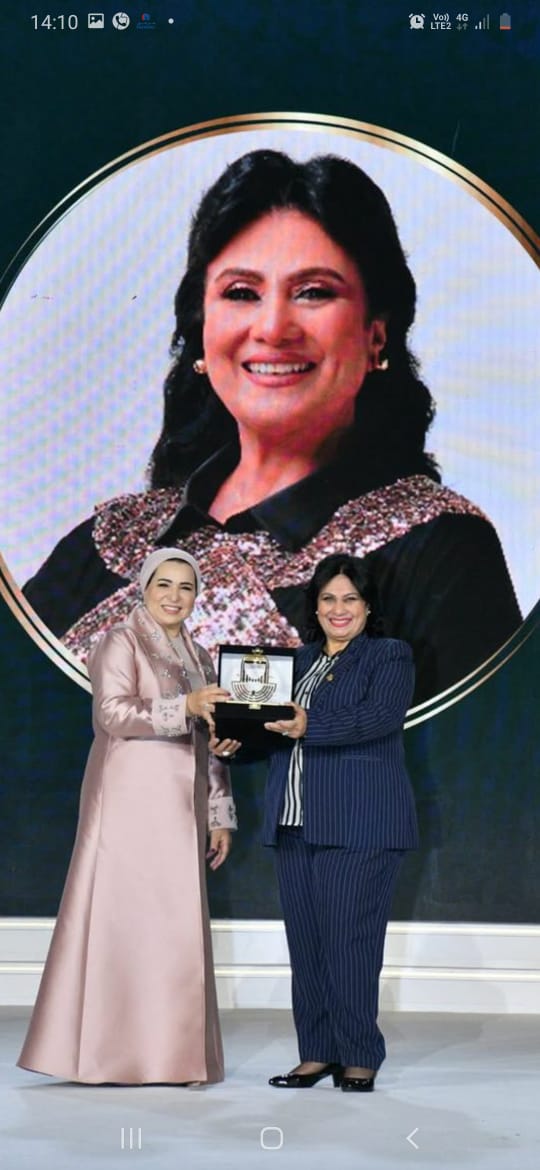 سلوى عثمان تكريمي من السيدة انتصار السيسي مدعاة للفخر والسعادة