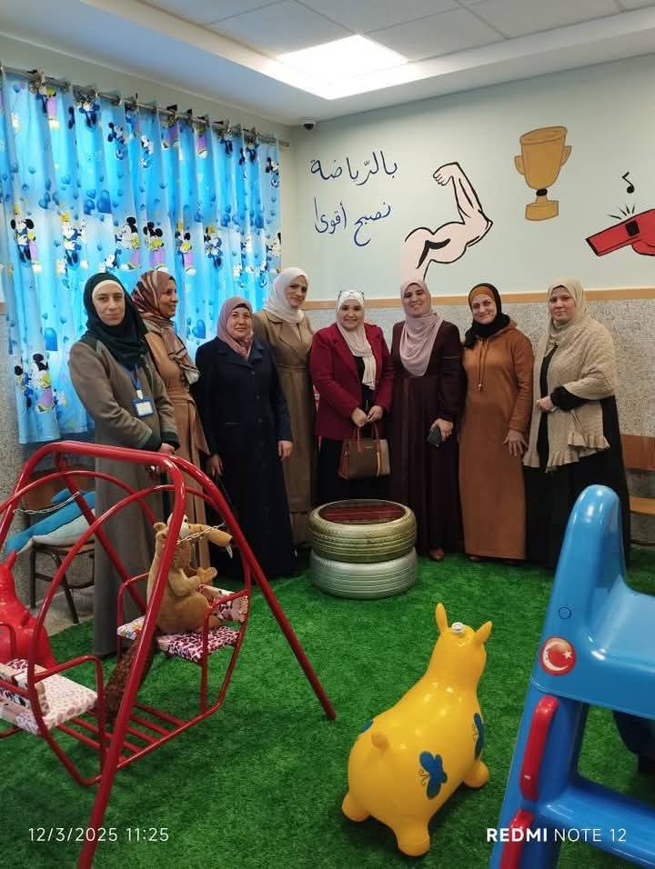 افتتاح صف الفرح ومعرض فني في مدرسة حفصة بنت عمر بلواء بني عبيد