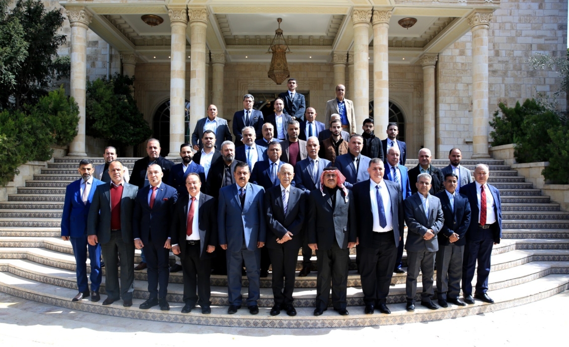 العيسوي يستقبل وفدًا من أبناء عشيرة العواشرة ومجموعة من الأطباء وطلبة الجامعات الأردنية